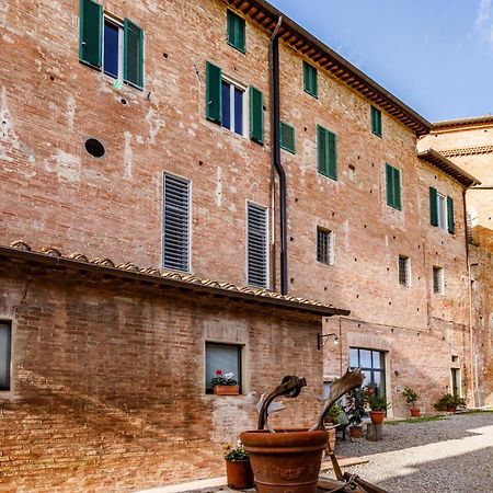 Porta Romana Elegant Apartments With Private Parking! เซียนา ภายนอก รูปภาพ