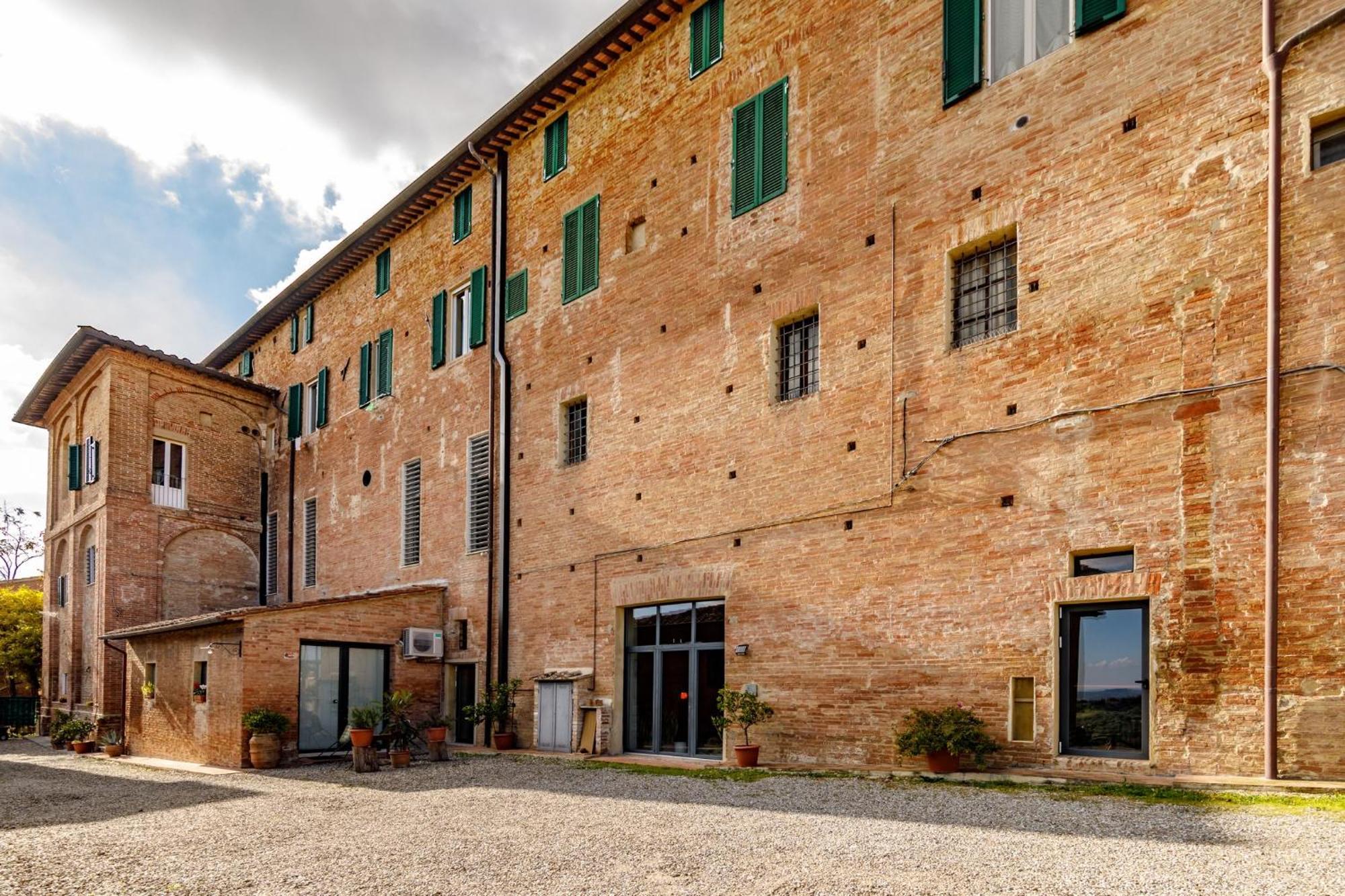 Porta Romana Elegant Apartments With Private Parking! เซียนา ภายนอก รูปภาพ